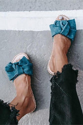 Stroh-Slipper mit Schleife